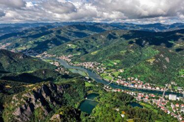 Descubra lugares incríveis usando imagens de satélite no celular