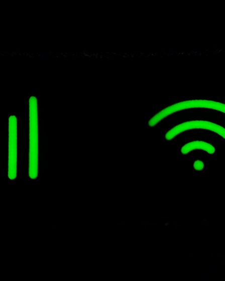 green and black digital device — Foto por Praveen kumar Mathivanan na Unsplash