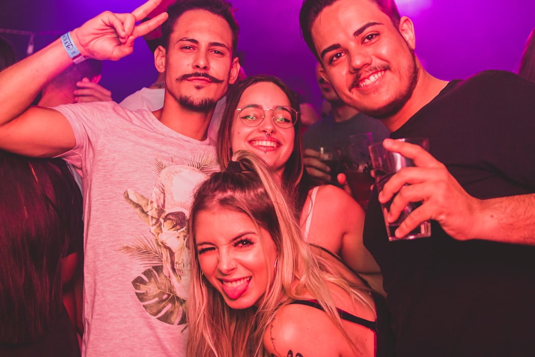 Aplicativos de Karaokê para Fazer a Festa em Casa